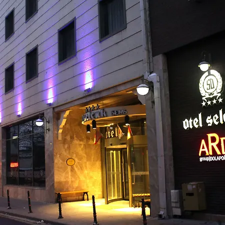 Selcuk מלון קוניה